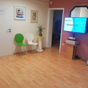 Zeigt das Display im Wartezimmer des Shape UP in Hirschau